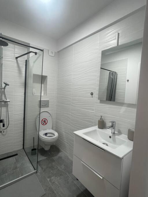 Sky Residence Airport Otopeni 12 Bagian luar foto